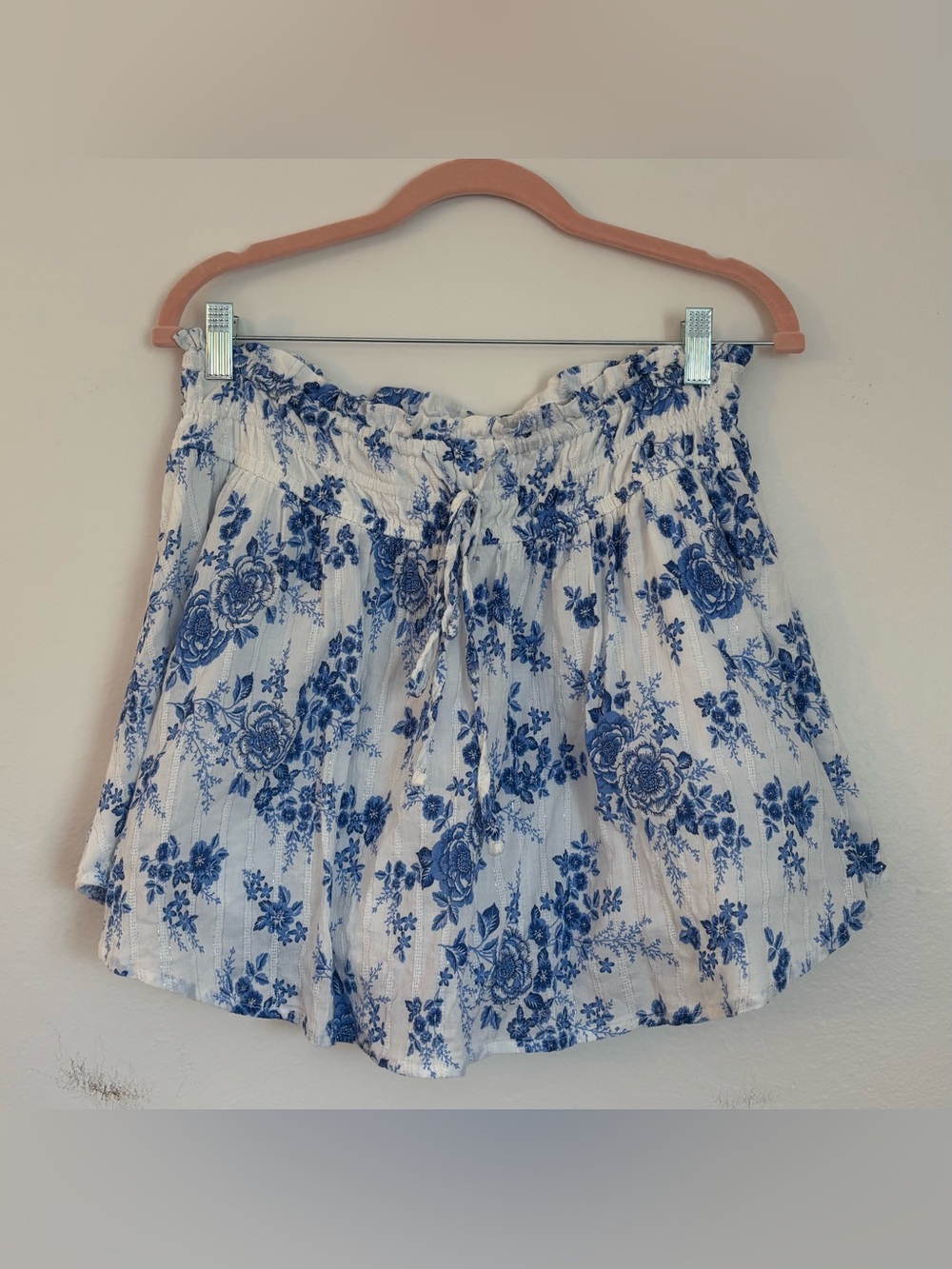 Francesca’s Tanya Floral Flippy Skirt, Blue White, Silver Sparkle, Ruffle Trim L